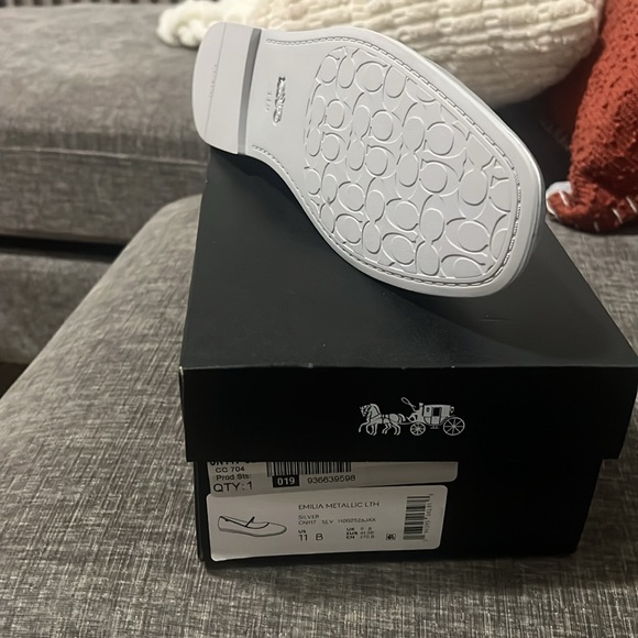 NWT COACH Chrome ballerina flats ! Size US 11
EMILIA METALLIC LEATHER - Picture 5 of 6